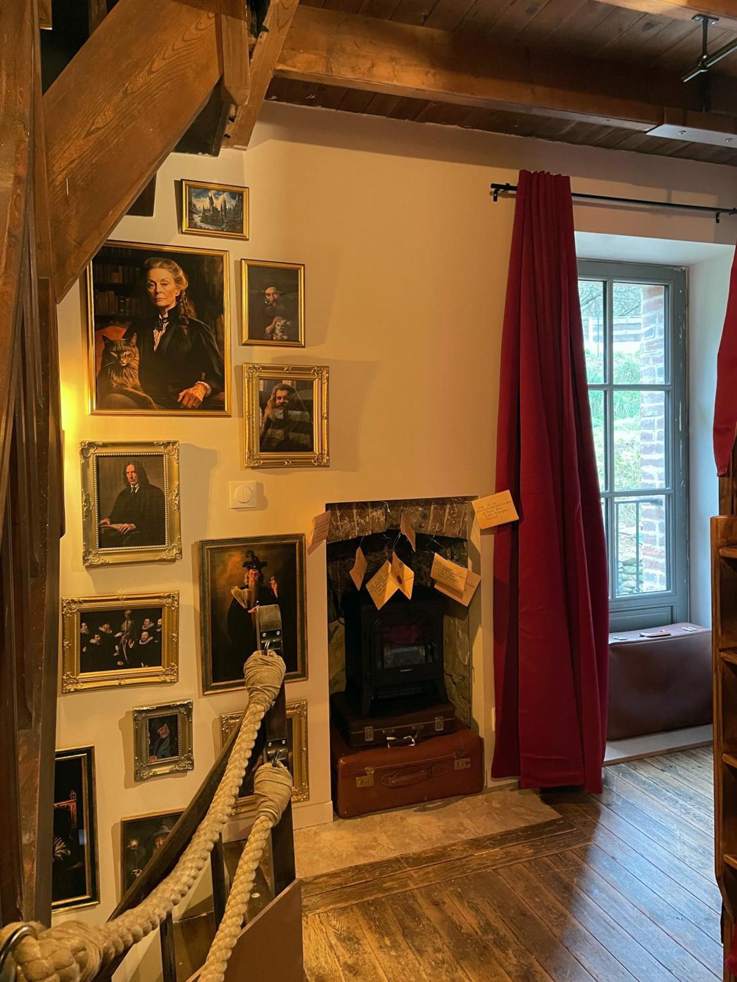 Impasse Des Mysteres - La Maison Des Sorciers Lehon/Dinan Eksteriør billede