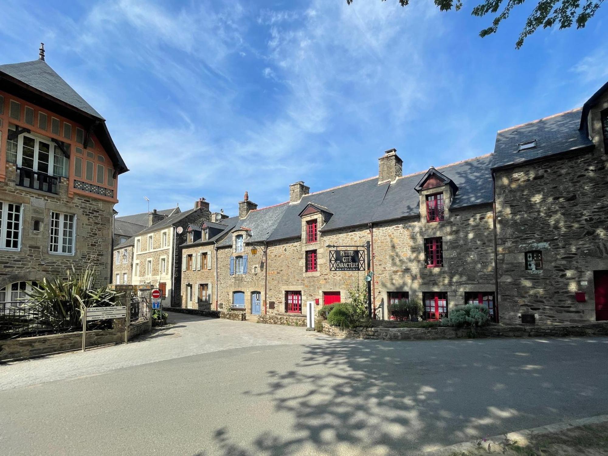 Impasse Des Mysteres - La Maison Des Sorciers Lehon/Dinan Eksteriør billede