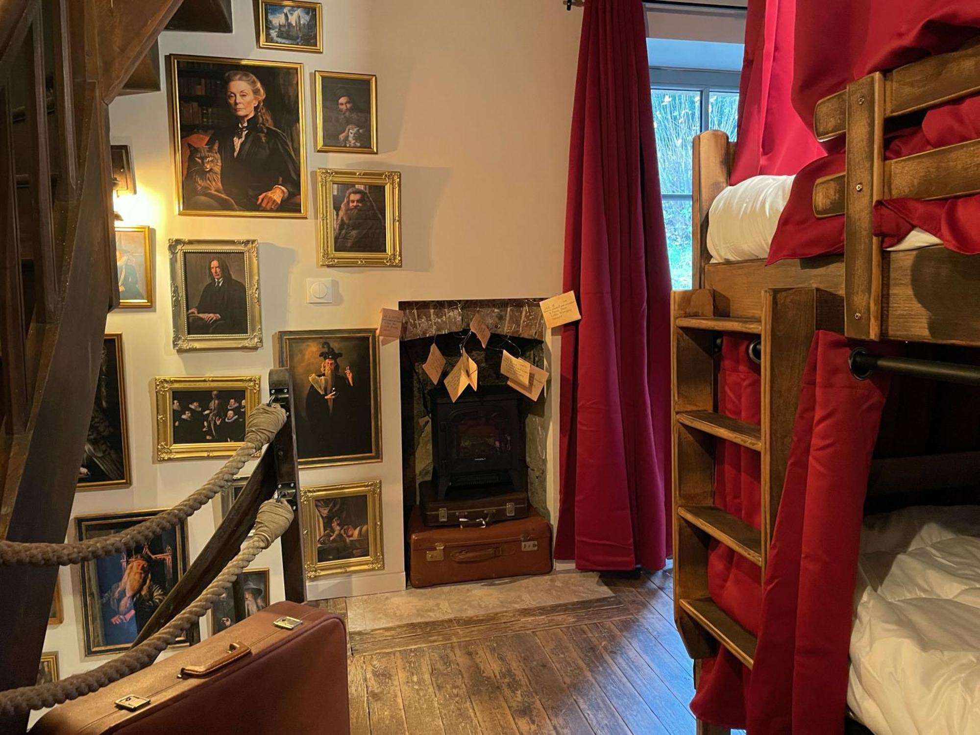 Impasse Des Mysteres - La Maison Des Sorciers Lehon/Dinan Eksteriør billede